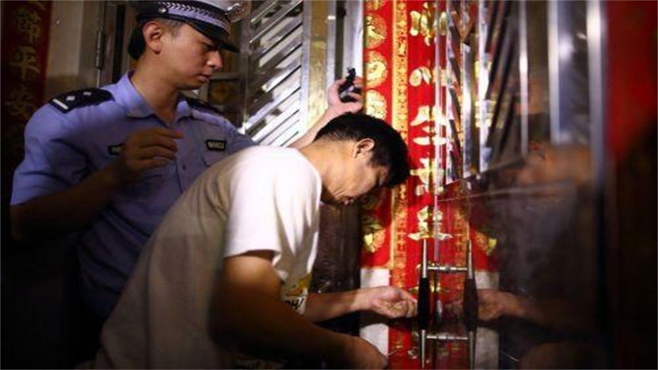 铜仁地区请开锁师傅开了锁后，师傅为什么一般都不进门，就算主人请也不进去？